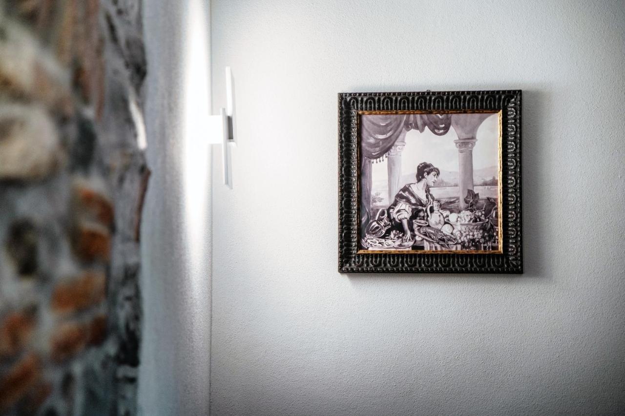 Suite Lo Storico - The House Of Travelers Комо Екстер'єр фото